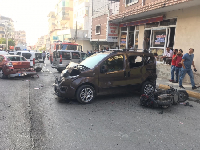 İskenderun'da 12 aracın zarar gördüğü tanker kazası kamerada